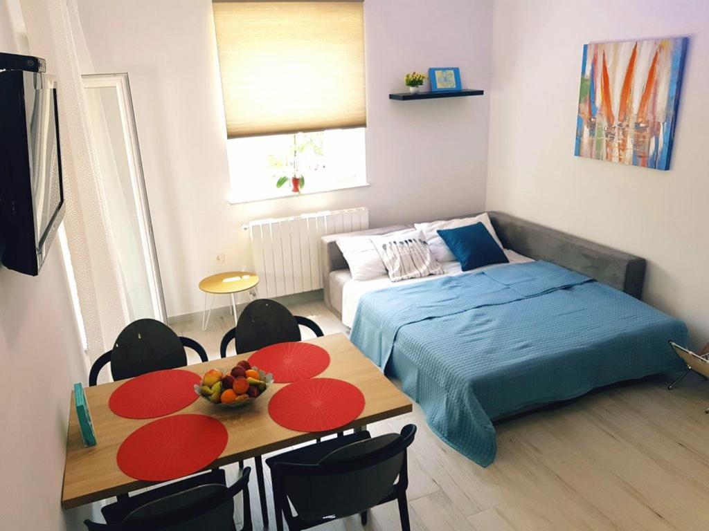 Villa Ulika - 3 Apt For 4 Persons Pula Bagian luar foto